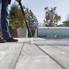 Professional Deck Cleaning: 4 Problems It Can Help You Avoid